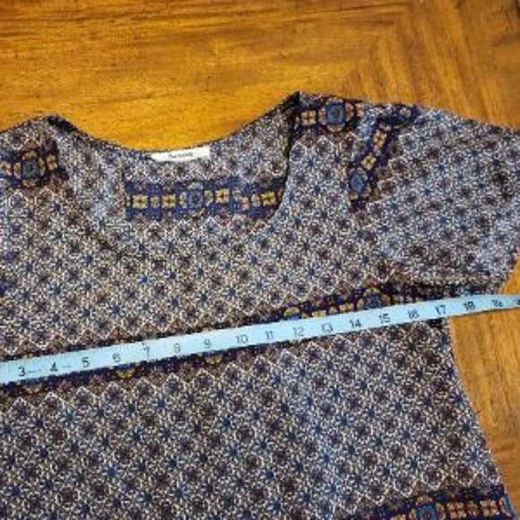 Carmela Tie Back Shift Dress - Picture 13 of 13